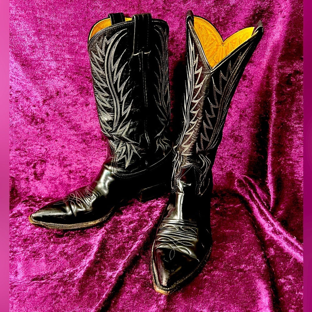 Vintage Nocona Black Leather Snip-toe Cowboy Boots Men’s Size 8. All original!